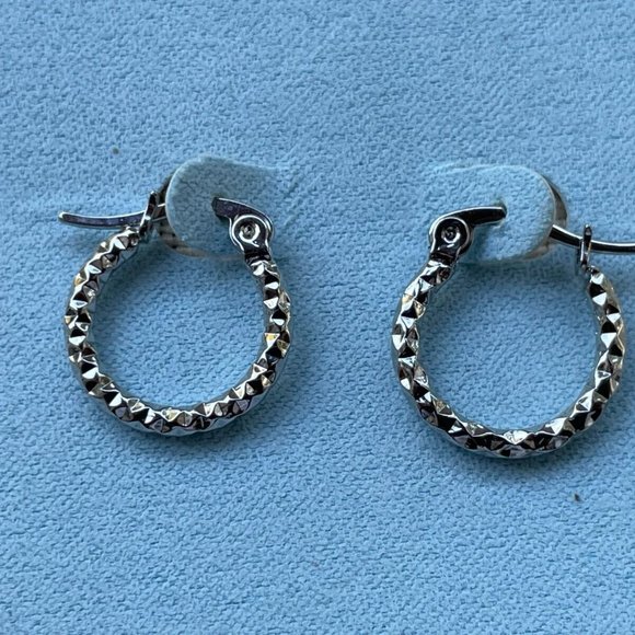 Eva and Lily Women Earring Silver Plated Hoop Small Ear jewelry new - Picture 11 of 11